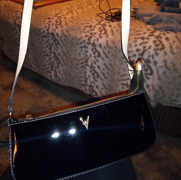 Purses - Picture 4 of 6